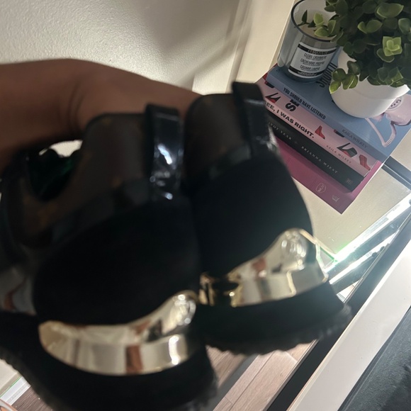 womens louis vuitton sneakers - Picture 2 of 4